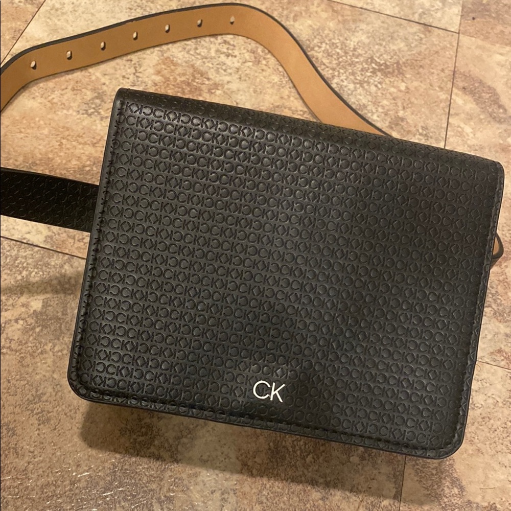 NWOT Calvin Klein Black Belt Bag with Textured Leather
